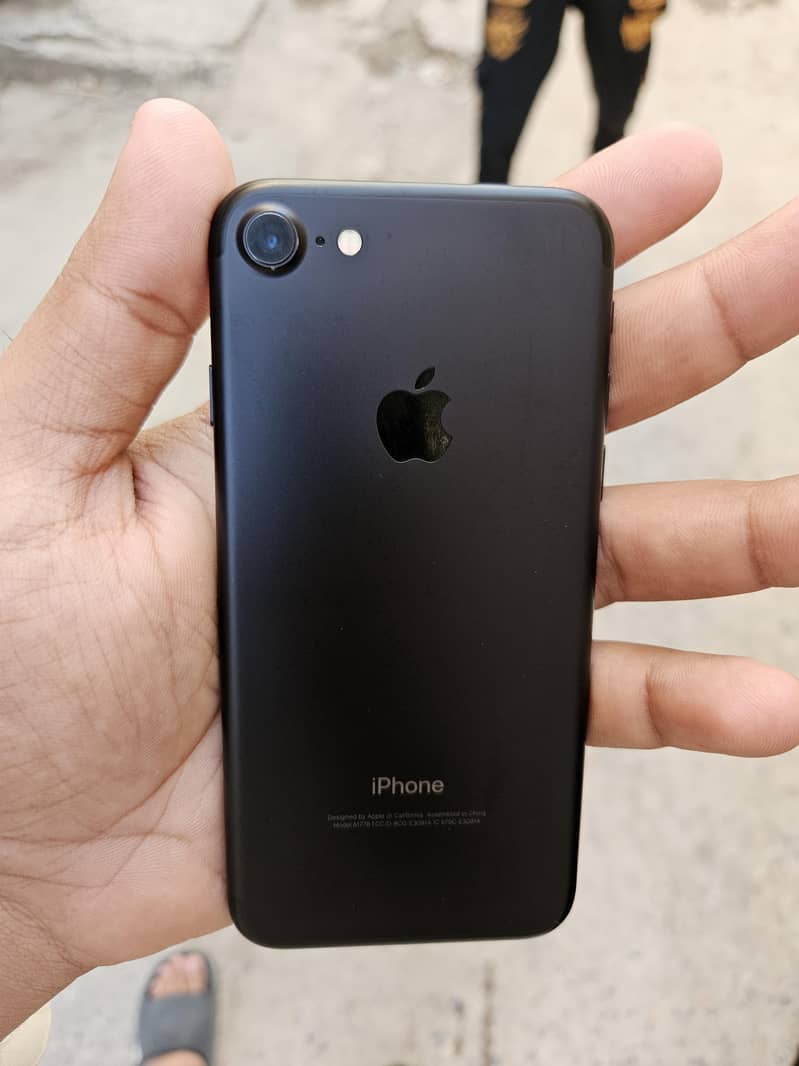 Apple iPhone 7 4