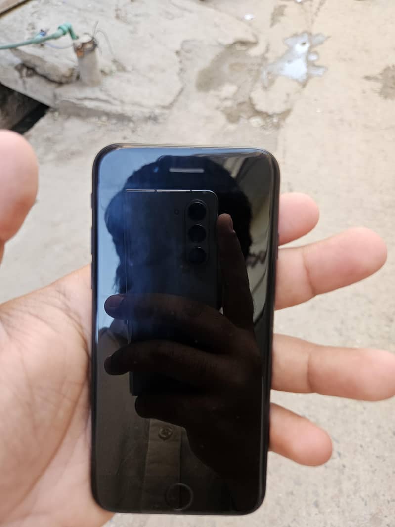 Apple iPhone 7 5