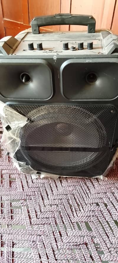 Bluetooth speaker and wireless mic rechargeable battery 3 to 4 hor