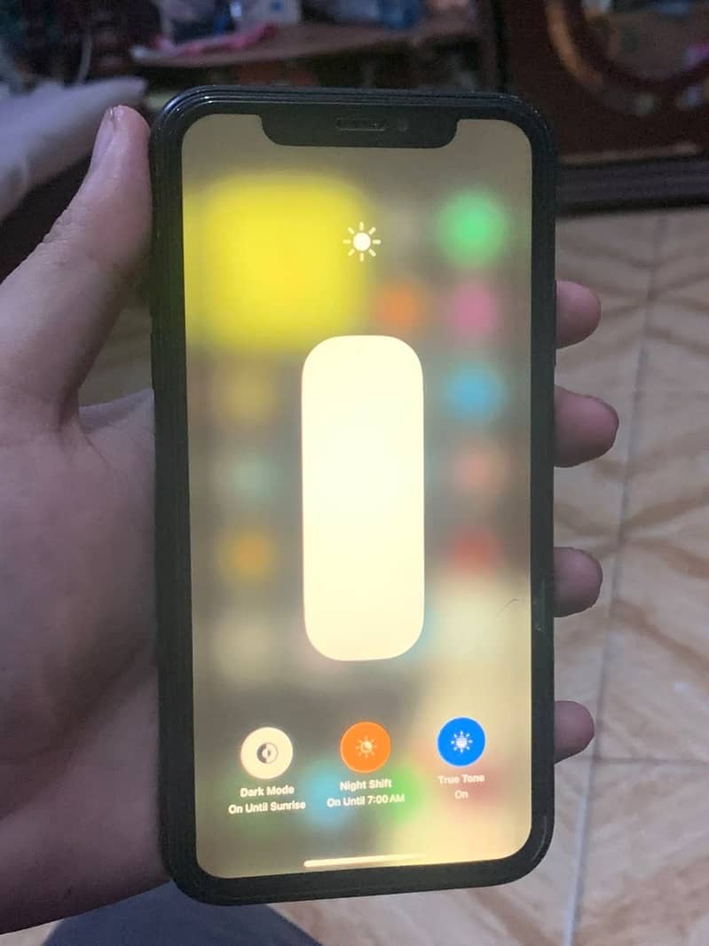 iPhone XR 4