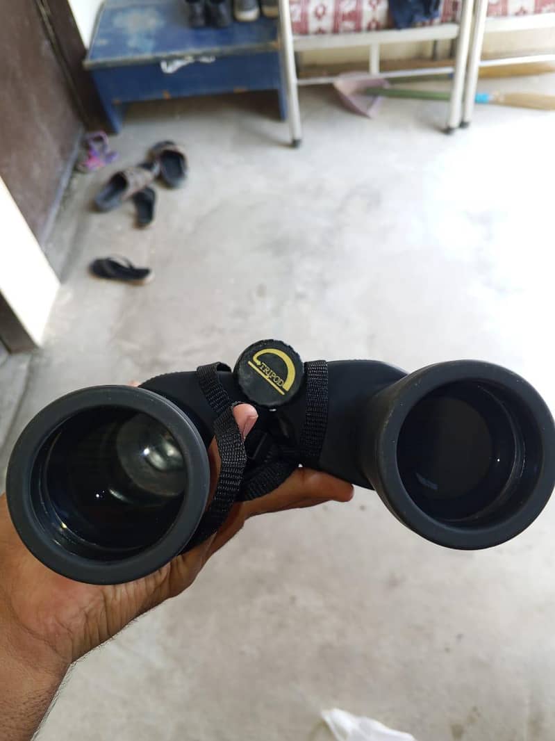 binoculars 1