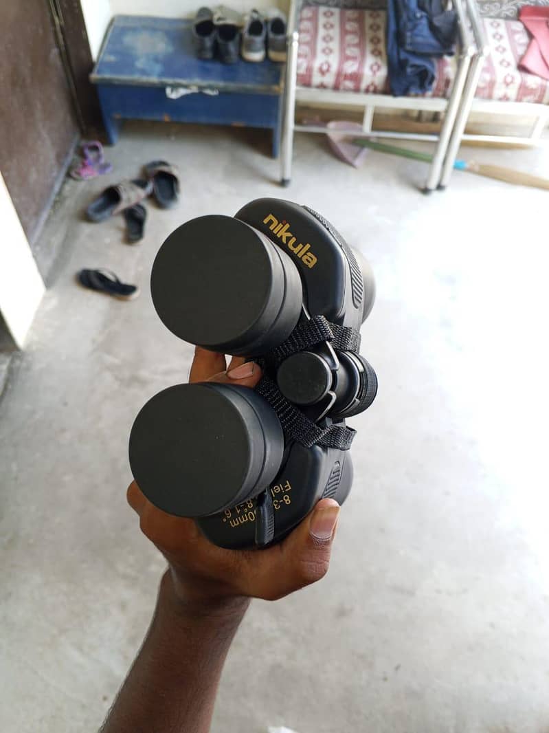 binoculars 2