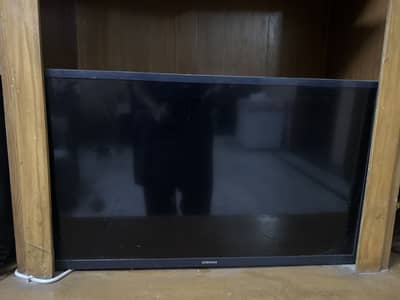 The Samsung 32-inch HD LED TV