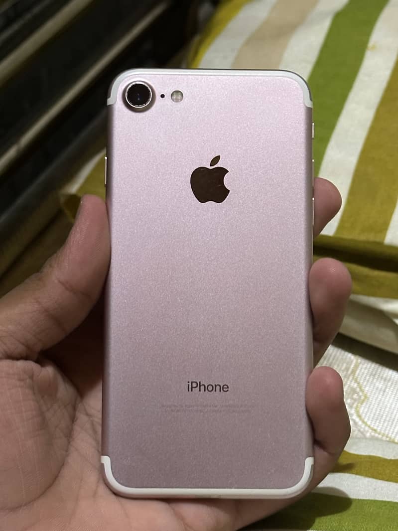 Apple iPhone 7 0
