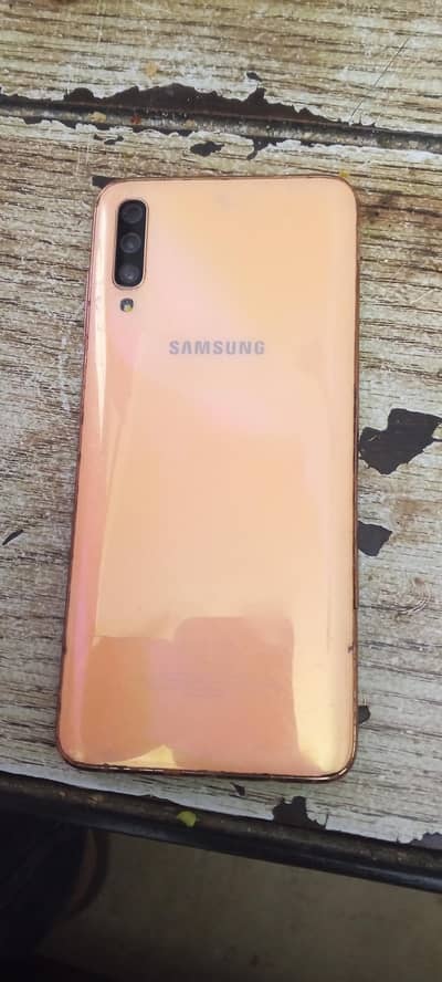 Samsung Mobile A70