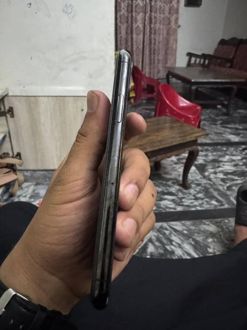 iphone 11 pro 2