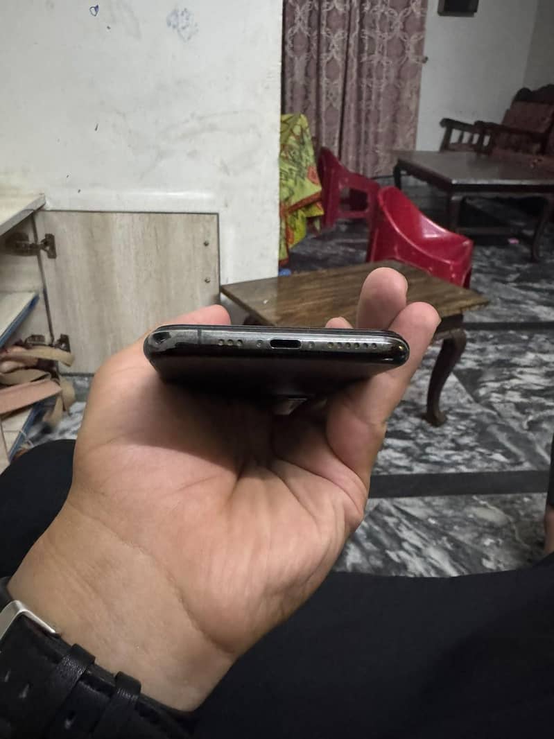 iphone 11 pro 4