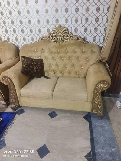 8 seater sofa bilku new condition