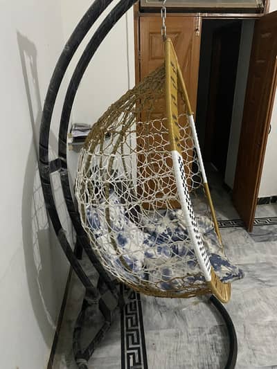 Hanging egg chair