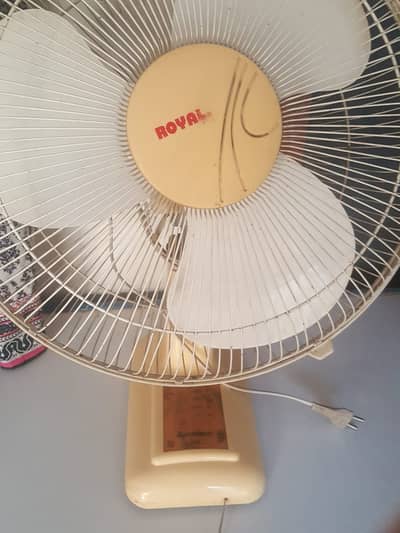 Royal Bracket Fan