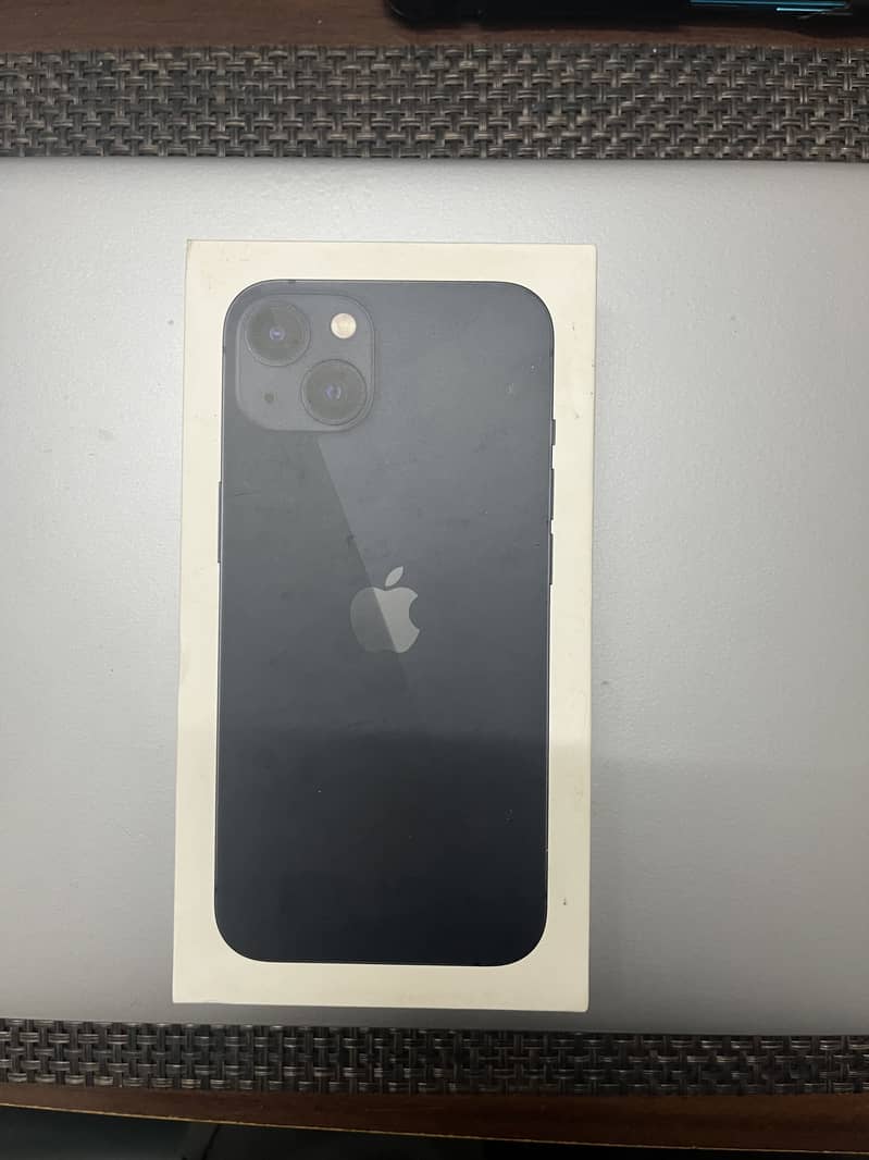 Apple iPhone 13 0