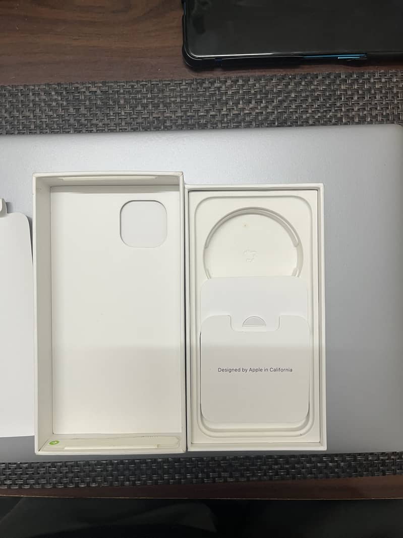 Apple iPhone 13 2