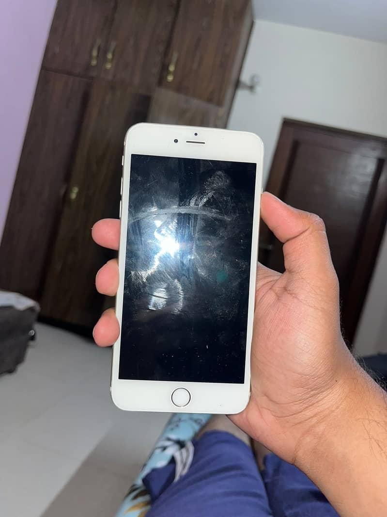 Apple iPhone 6 Plus 0