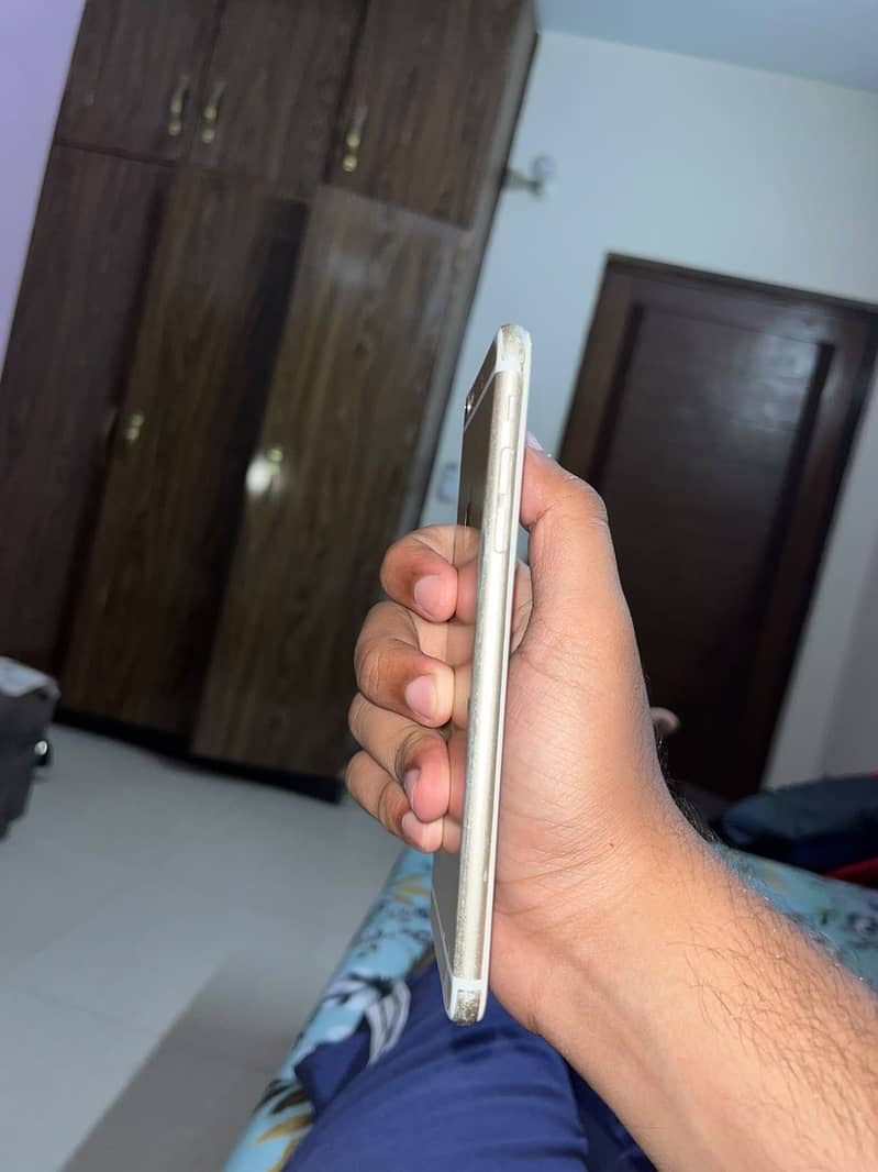 Apple iPhone 6 Plus 3
