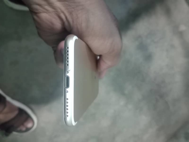 Apple iPhone 7 1