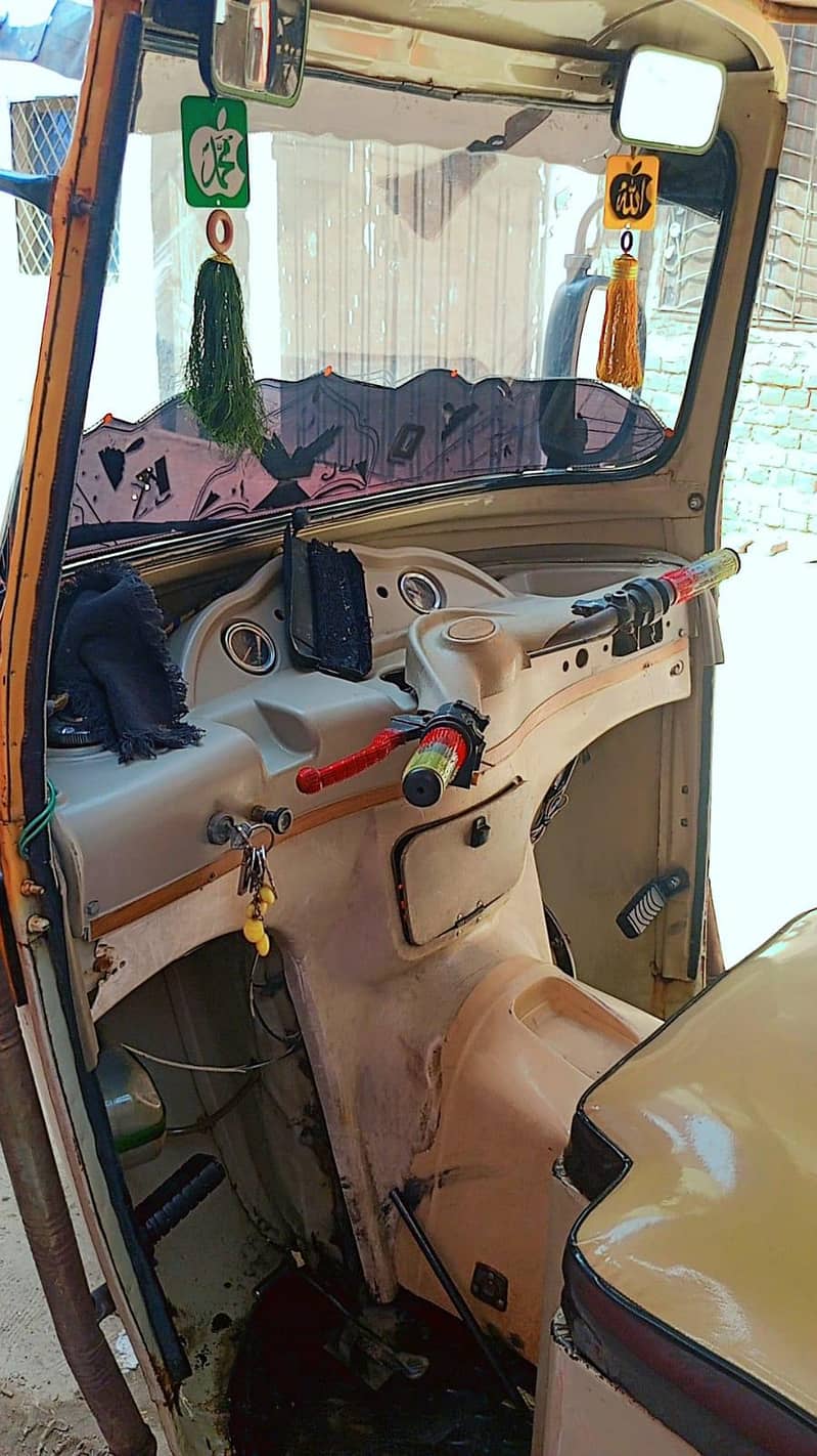 CNG Riksha 3