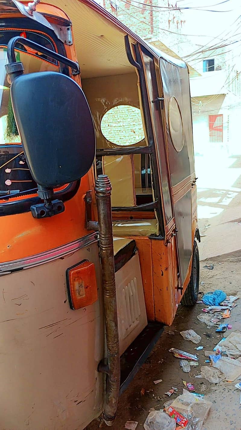 CNG Riksha 6