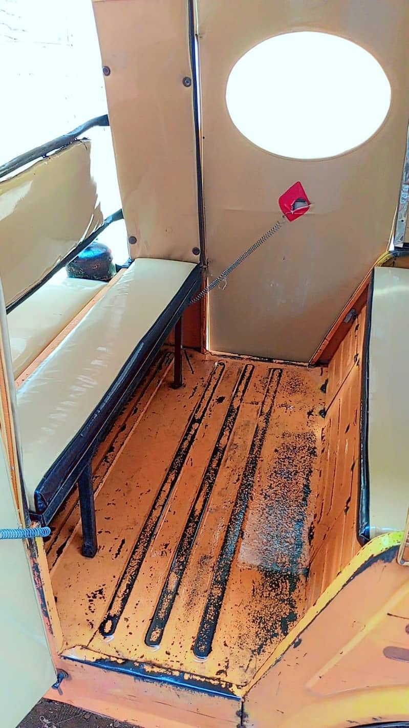 CNG Riksha 8