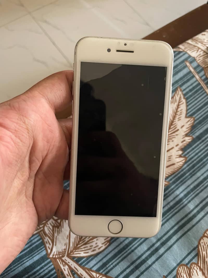 Apple iPhone 8 1