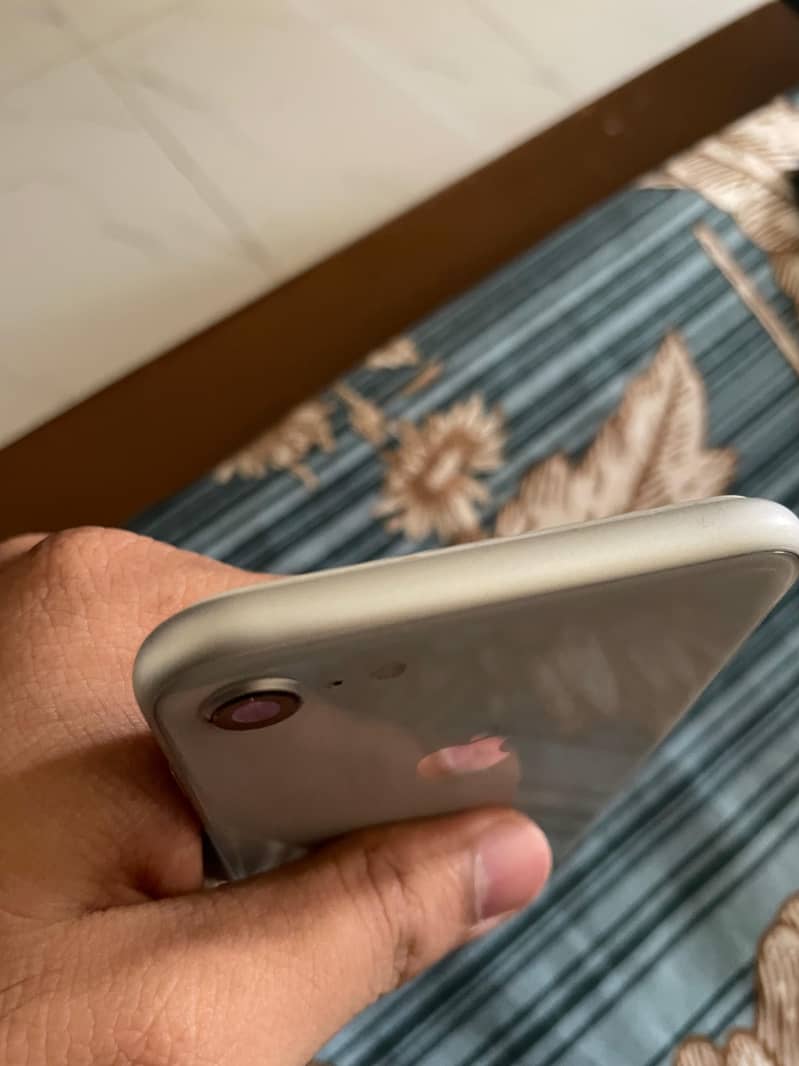 Apple iPhone 8 3
