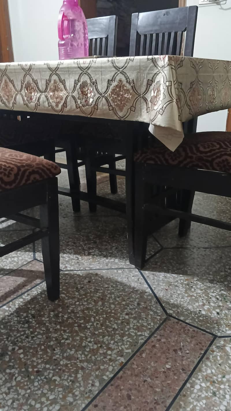 6 seater Dining table 3