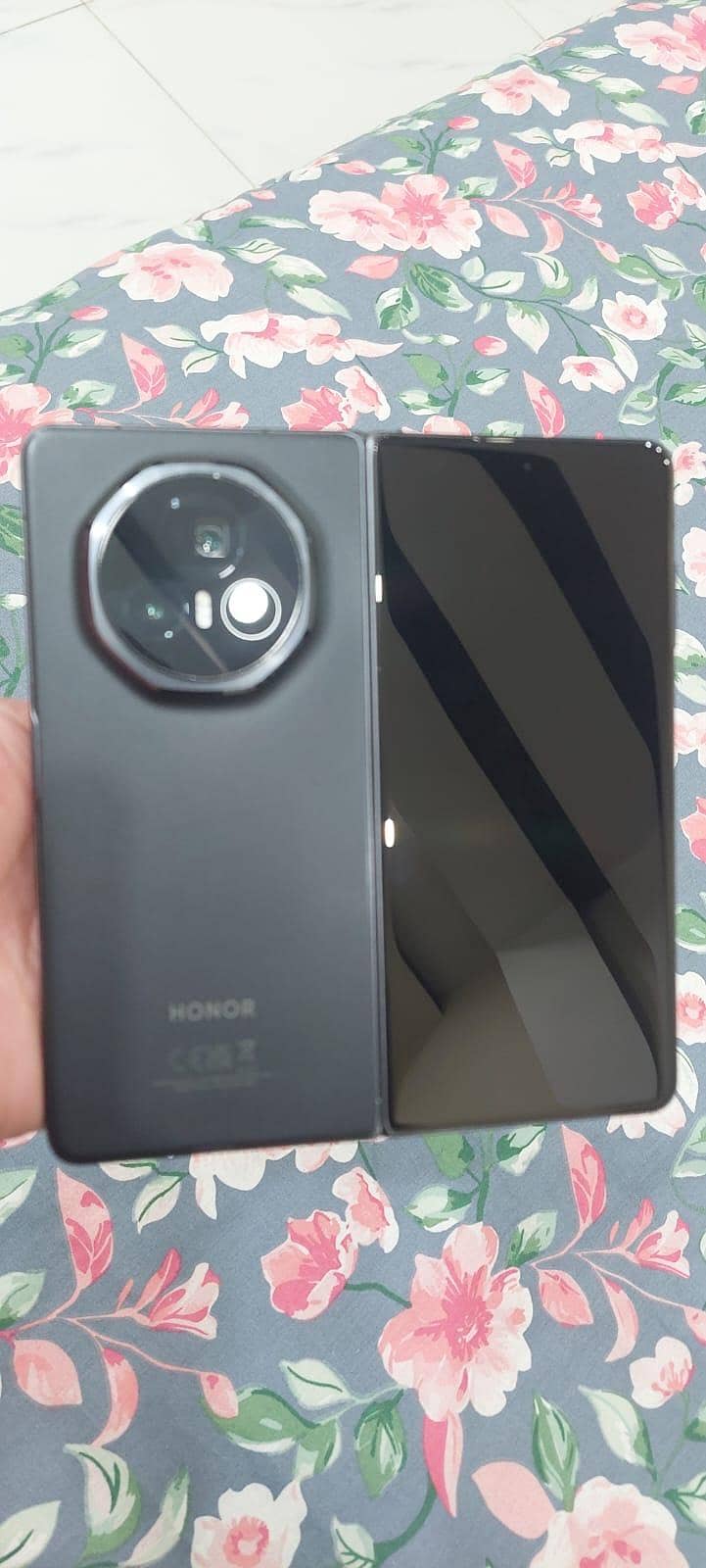 Honor Magic V3 4