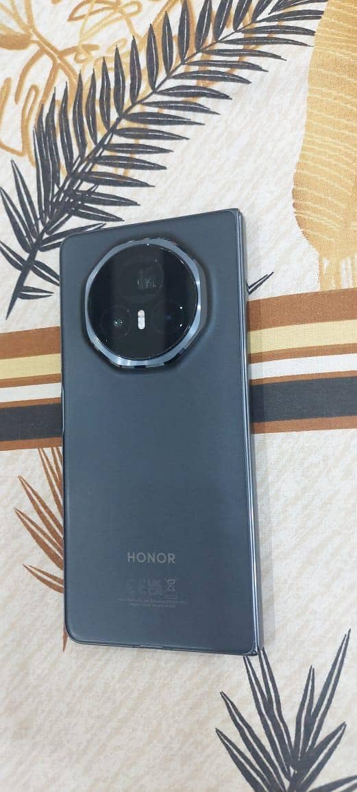 Honor Magic V3 10