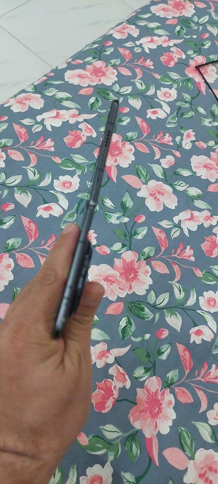 Honor Magic V3 19