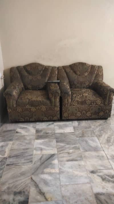 sare furniture achi wood ka urgent sale