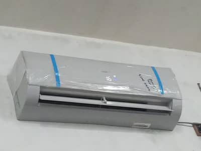 Haier 1.3 Ton Inverter AC _ New 10/10 condition
