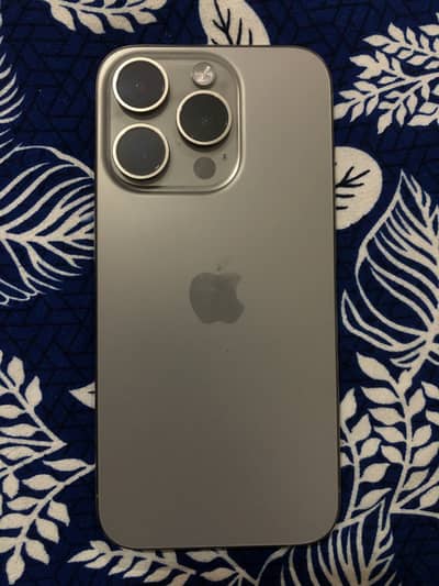 Iphone 15 Pro Non PTA Factory Unlocked 256 GB natural Titanium.