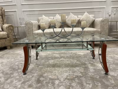 Elegant Glass Center Table with Wooden Legs – Excellent Condition