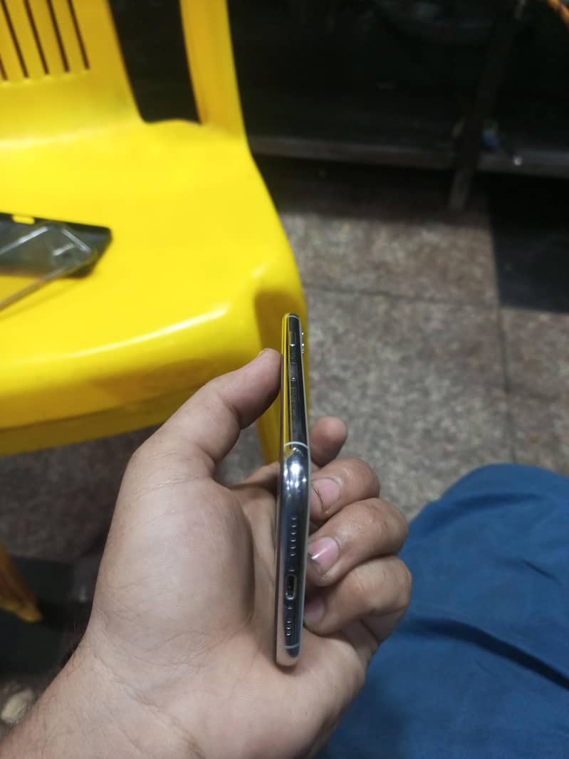 Apple iPhone 11 Pro 3