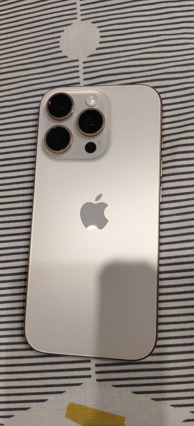 Apple iPhone 16 Pro 5