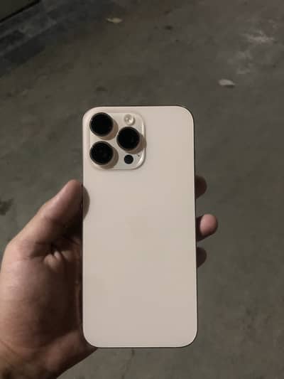 Apple iPhone 16 Pro Max water packed