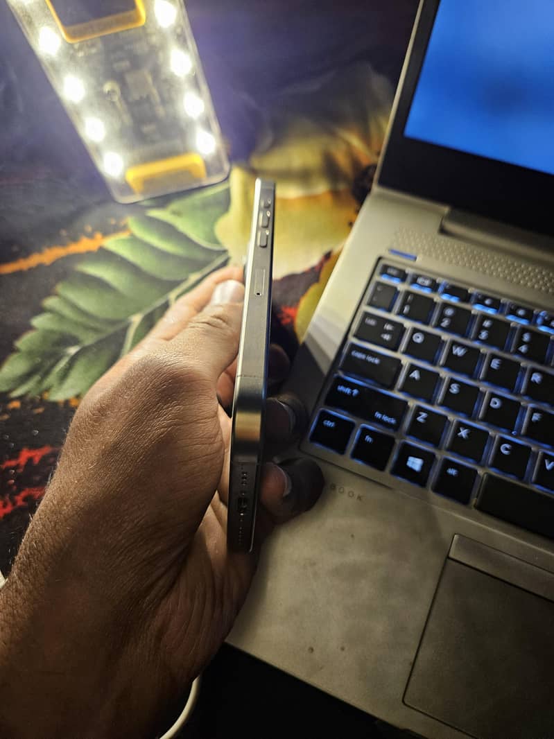IPhone 16 Pro 3
