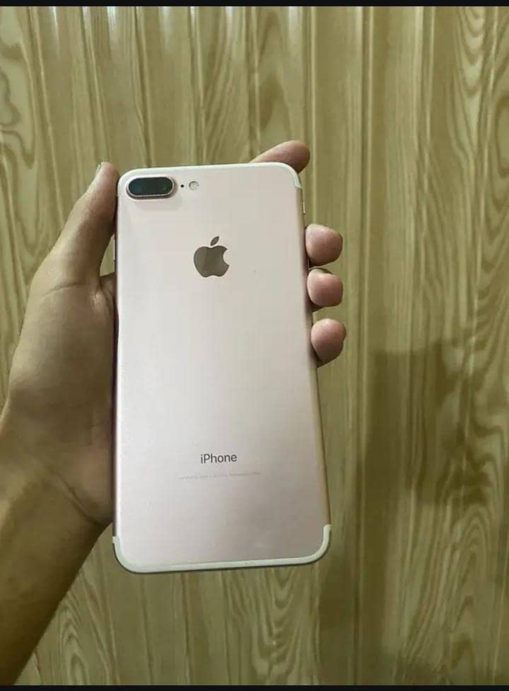 Apple iPhone 7 Plus 1