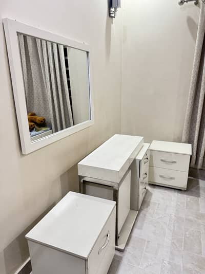 White Dressing Table with Mirror & Side Drawers – Good Condition
