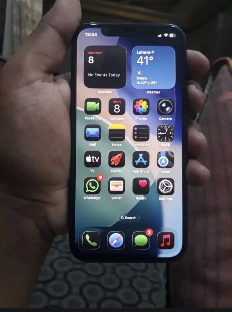 Apple iPhone 12 1