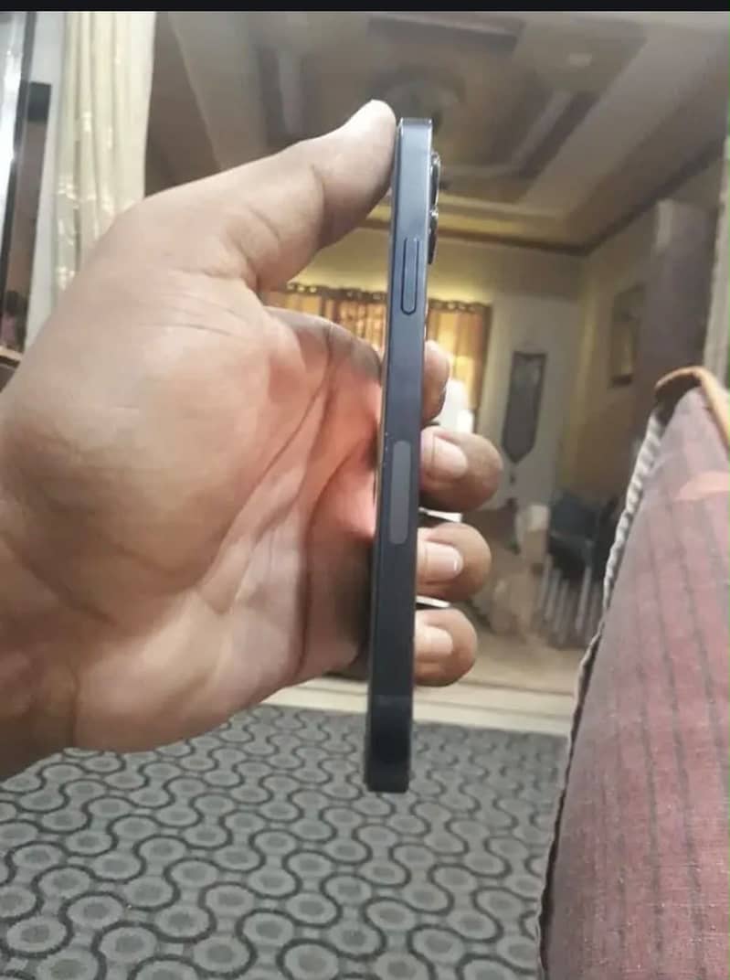 Apple iPhone 12 2