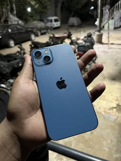 Apple iPhone 13