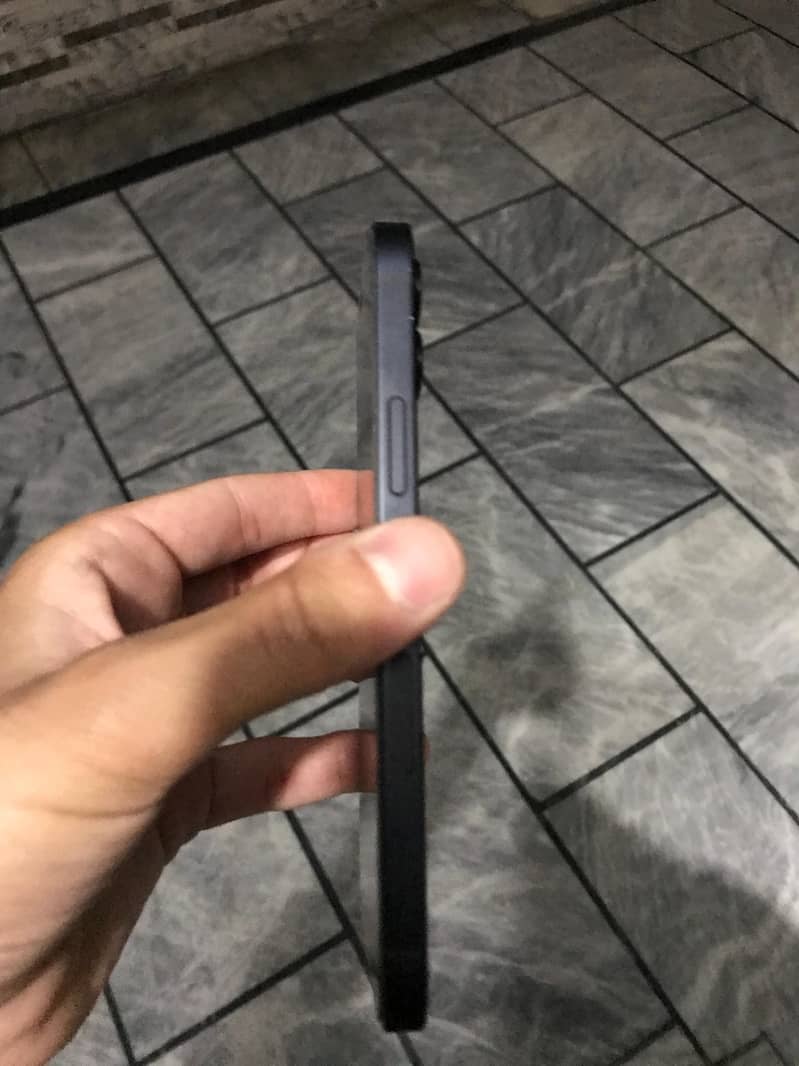 Apple iPhone 12 1