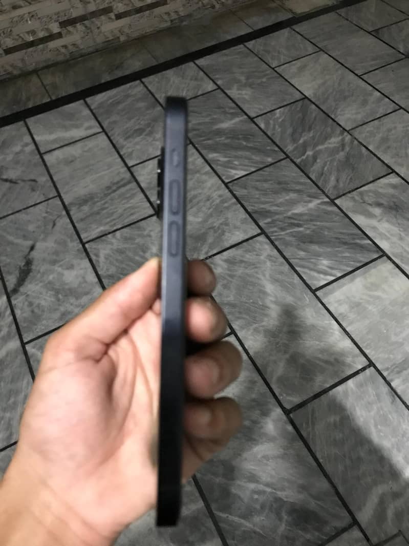 Apple iPhone 12 2