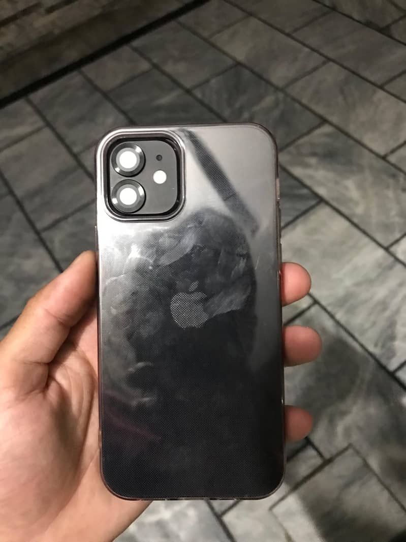 Apple iPhone 12 4