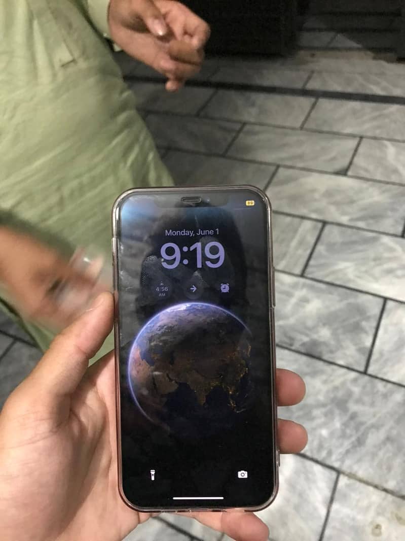 Apple iPhone 12 7