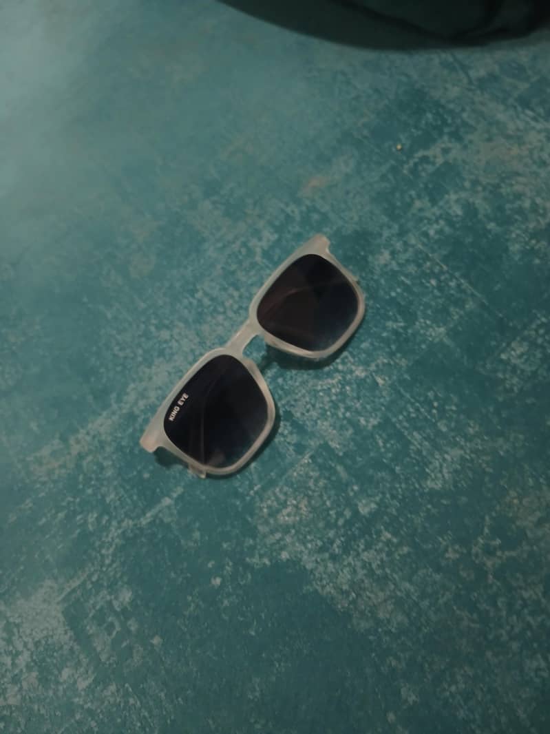 Sunglasses 0