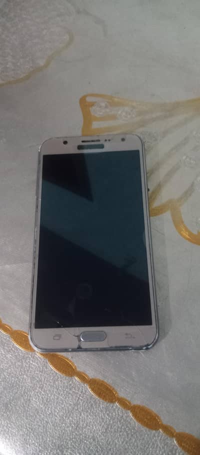 Samsung Mobile J7