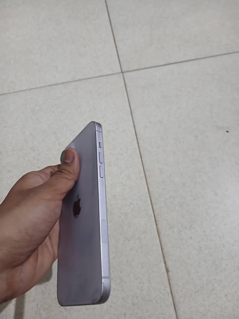 Apple iPhone 14 plus 4