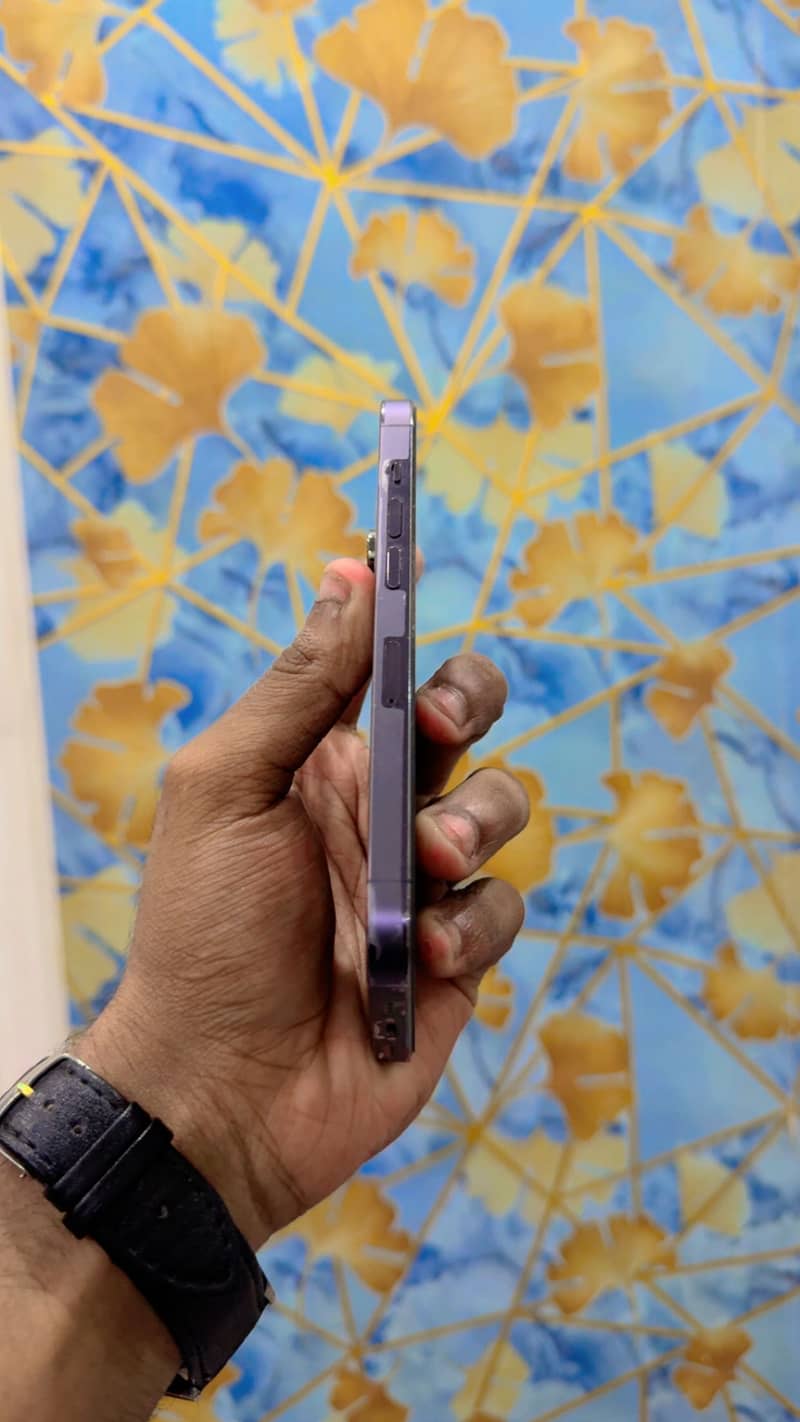 Apple iPhone 14 pro 3