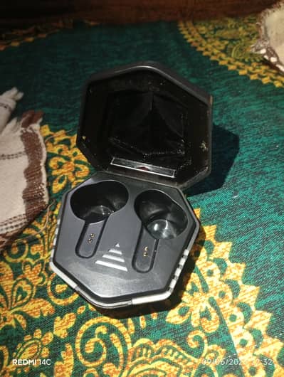 N35 gaming earbuds